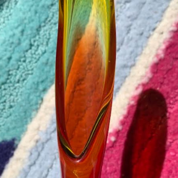 Viking 6 Petal Swung Vase - Picture 3 of 10